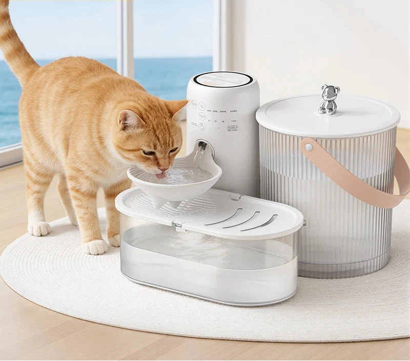 Wireless Smart Cat Water Fountain — 3L Tilting Dispenser with 2600mAh Battery & No-Filter Design