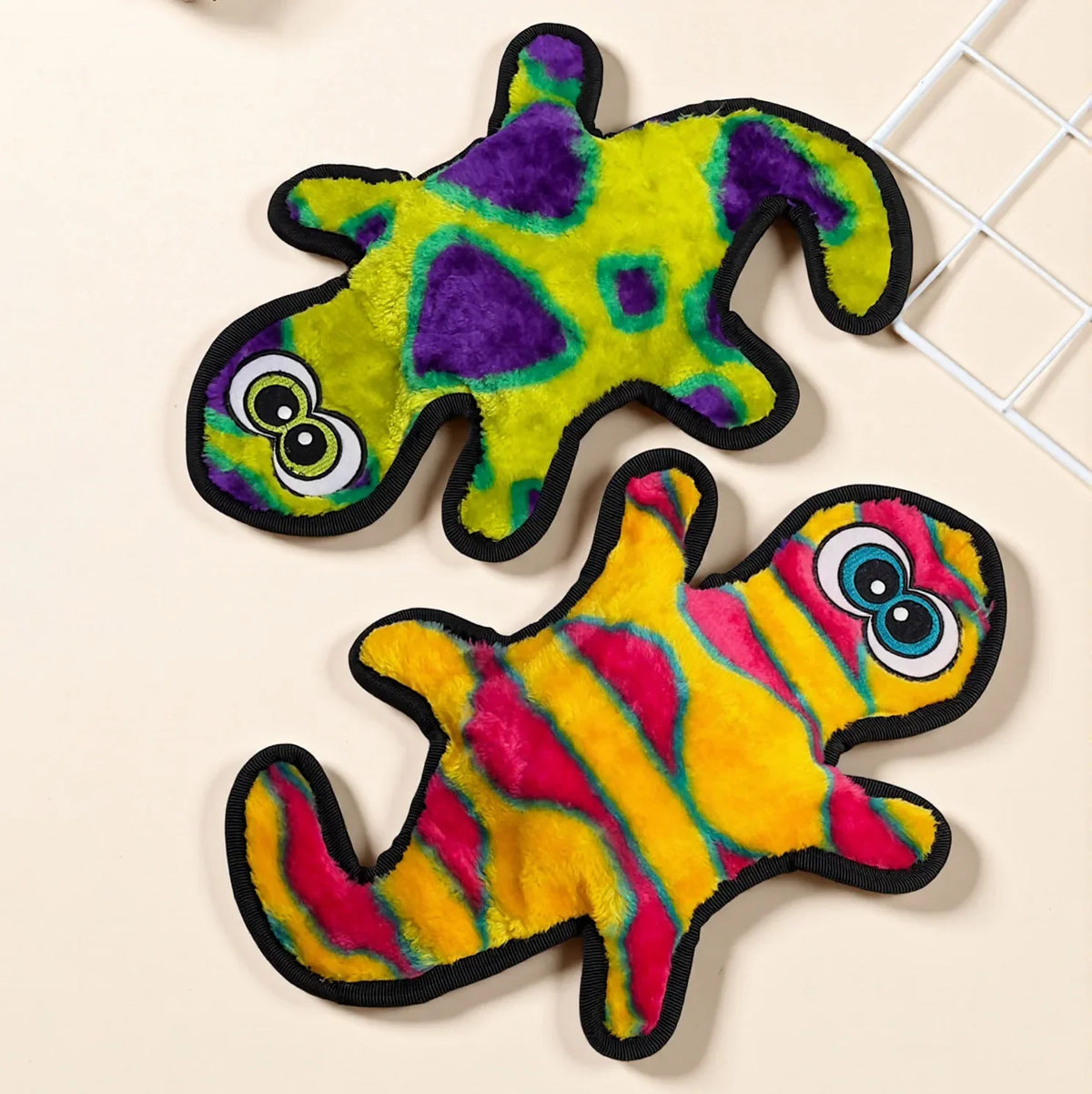 Plush Gecko Interactive Chew Toy for Small Dogs